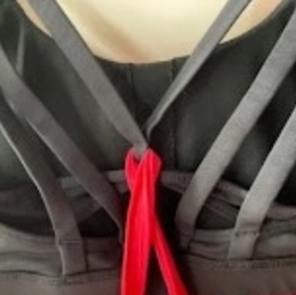 Lululemon Noveau Limits 2 in 1 tank boom juice pink and black Size 6 - Picture 4 of 6